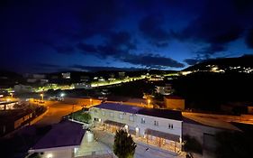 Jona Rooms